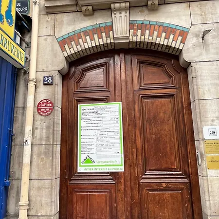 Super 150m De Centre Pompidou Apartment